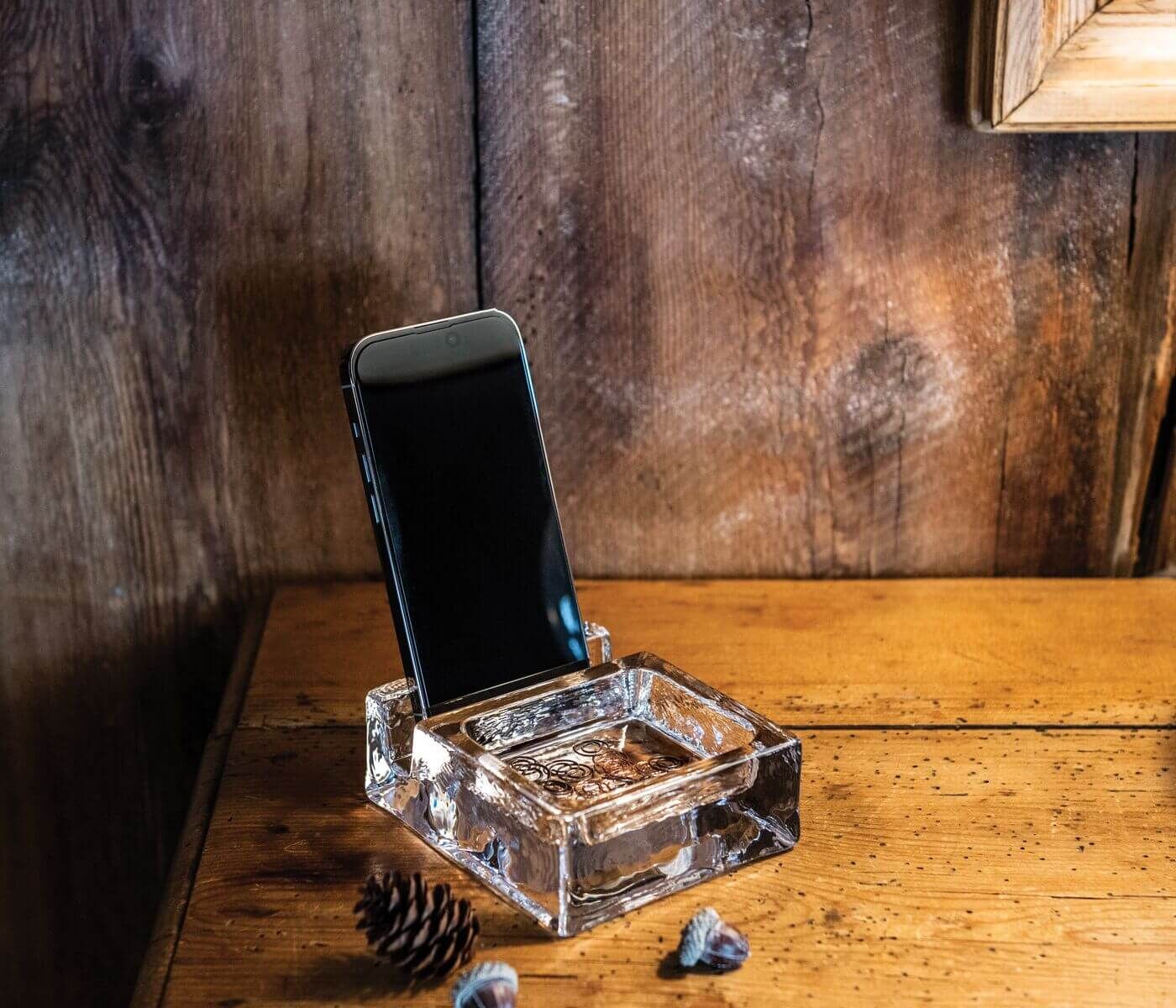 Simon Pearce Woodbury Phone Valet