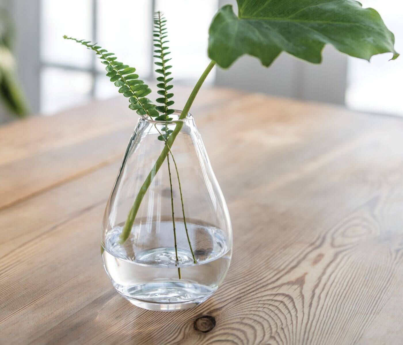 Simon Pearce Woodstock Bud Vase