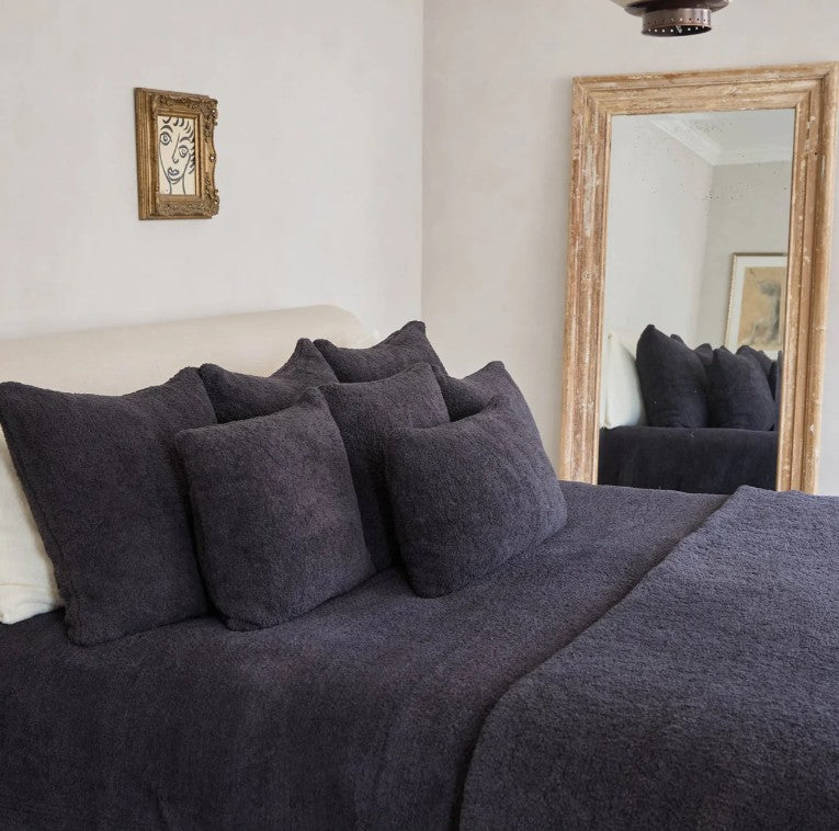 Kashwére Queen Blanket (Solid) - Chenilla Cloud™