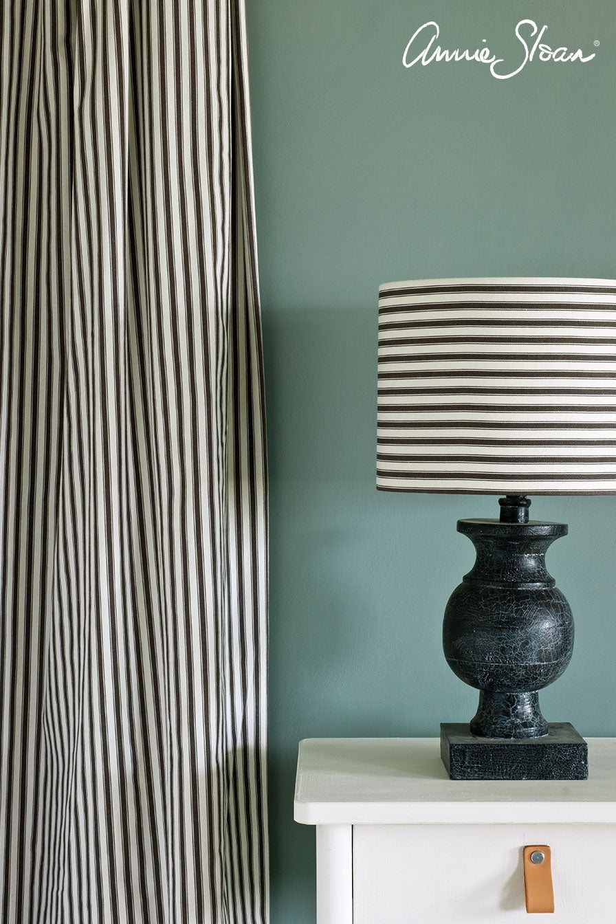 Annie Sloan Chalk Paint, Old White