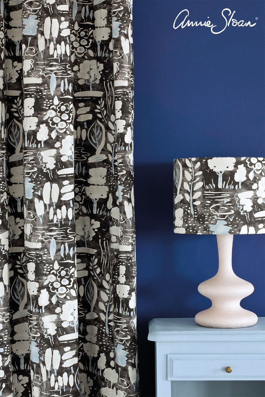 Annie Sloan Chalk Paint, Louis Blue