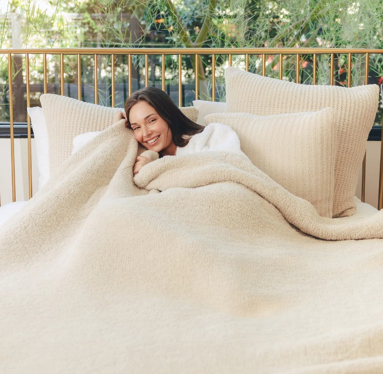 Kashwére Queen Blanket (Solid) - Chenilla Cloud™